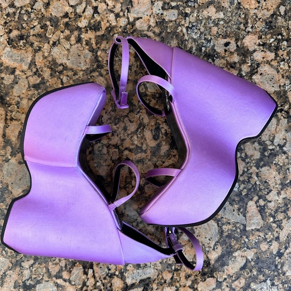 Versace
Triplatform 170mm platform sandals - Picture 11 of 16